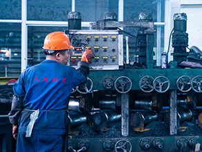 Essential Differences and Selection Guide Between Alloy Seamless Steel Tubes and Carbon Steel Seamless Tubes 